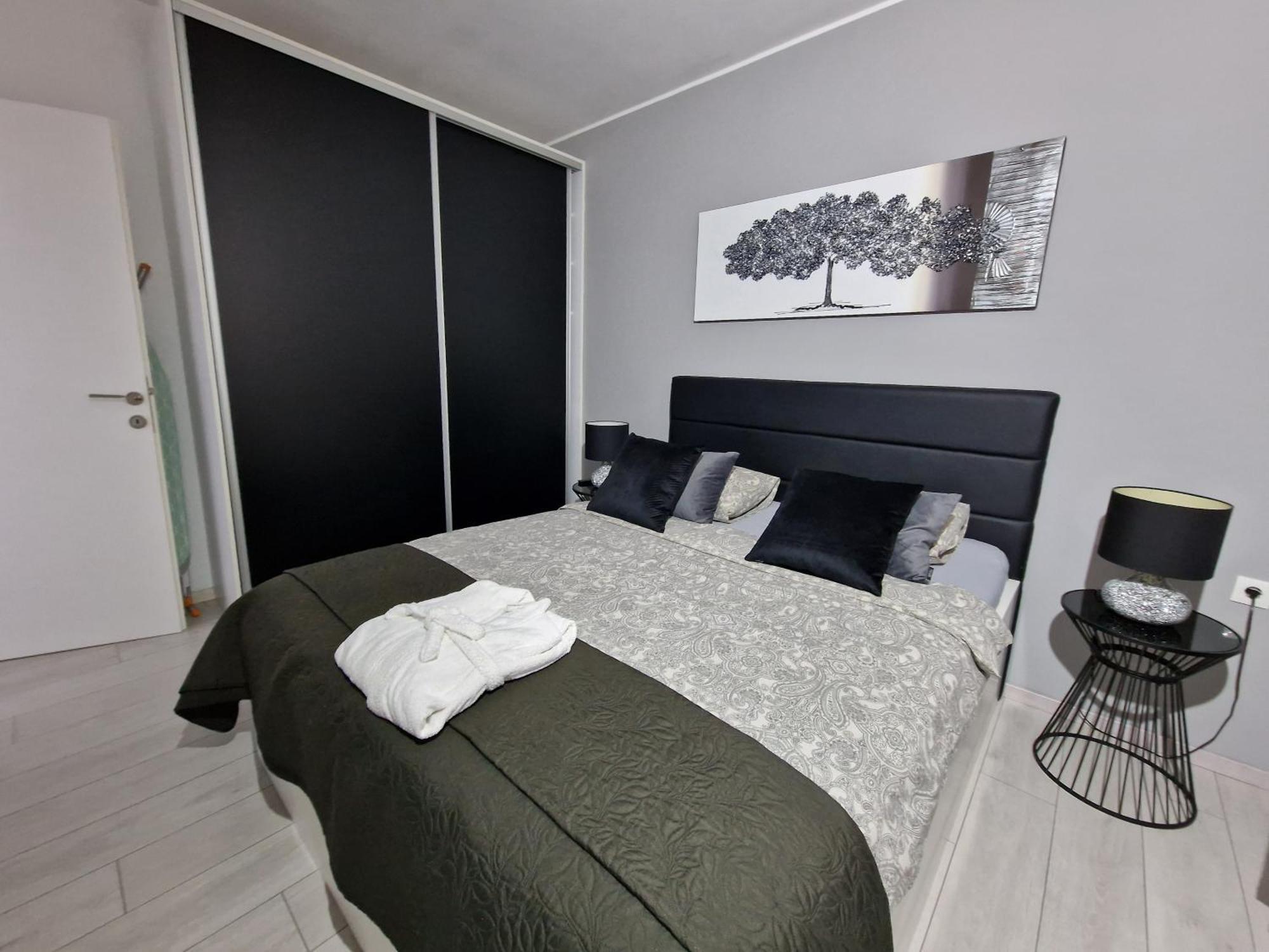 Apartments Slavica Sibenik Bagian luar foto