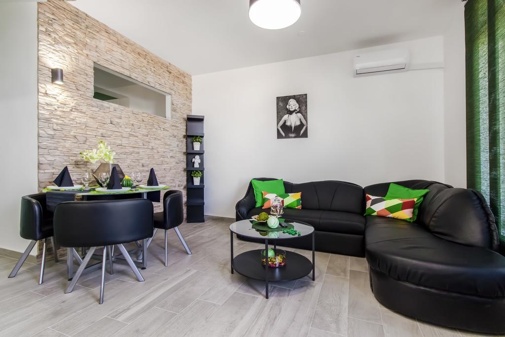 Apartments Slavica Sibenik Bagian luar foto